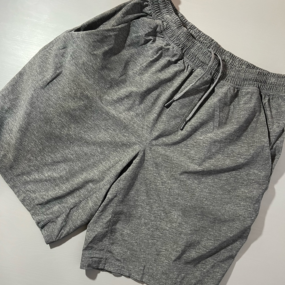Lululemon THE Men's Size M, no liner,Gray Casual Shorts.